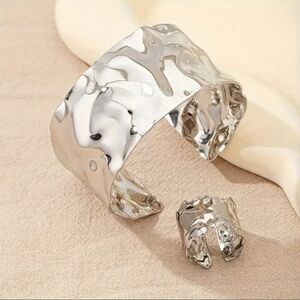 Metallic Silver Bangle Bracelet Matching Ring Set